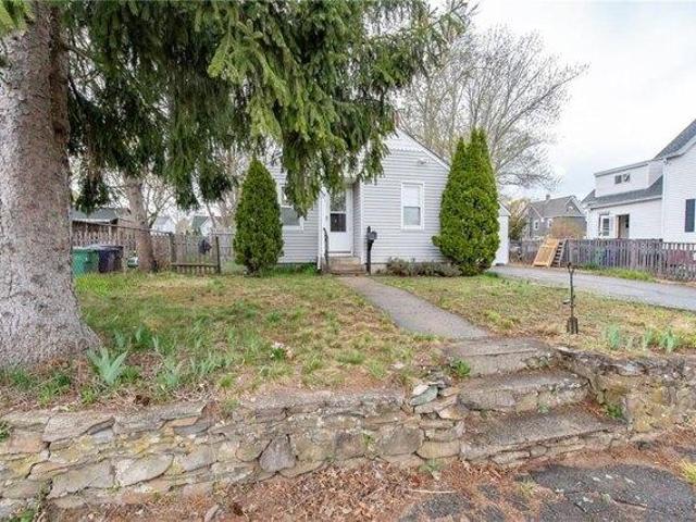 house with 2 bedroom, Warwick RI ES103432851