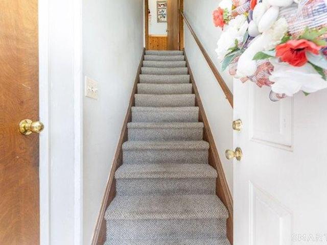 house with 2 bedroom, Waterbury CT ES104406885