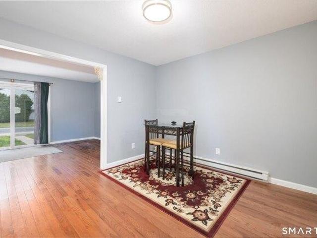 house with 2 bedroom, Waterbury CT ES104376722