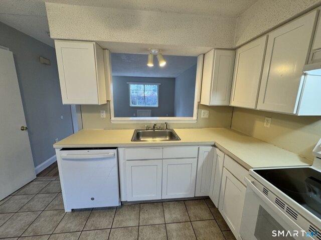 house with 2 bedroom, Waterbury CT ES105425234