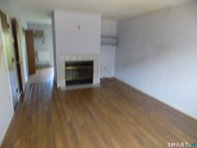 house with 2 bedroom, Waterbury CT ES105439313