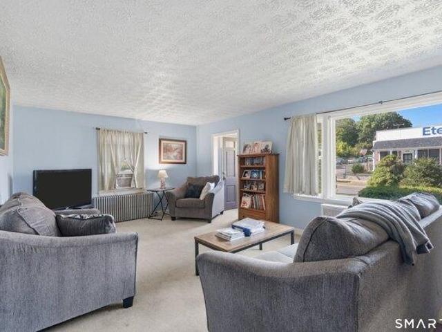 house with 2 bedroom, Waterbury CT ES105589315