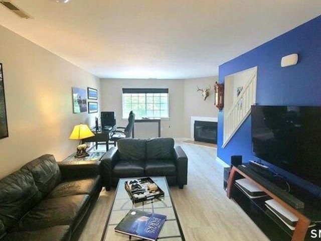 house with 2 bedroom, Waterford CT ES104906440