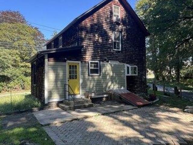 house with 2 bedroom, Waterford CT ES105401984