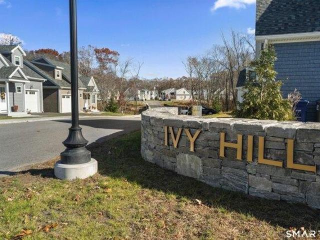 house with 2 bedroom, Waterford CT ES105476940