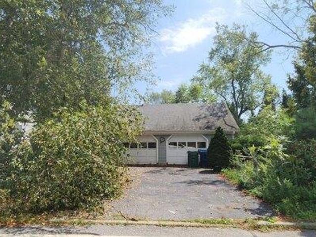 house with 2 bedroom, Waterford CT ES105477564