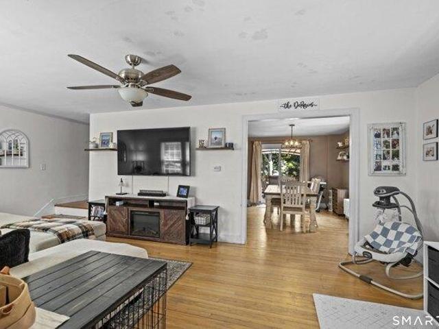 house with 2 bedroom, Watertown CT ES105478494