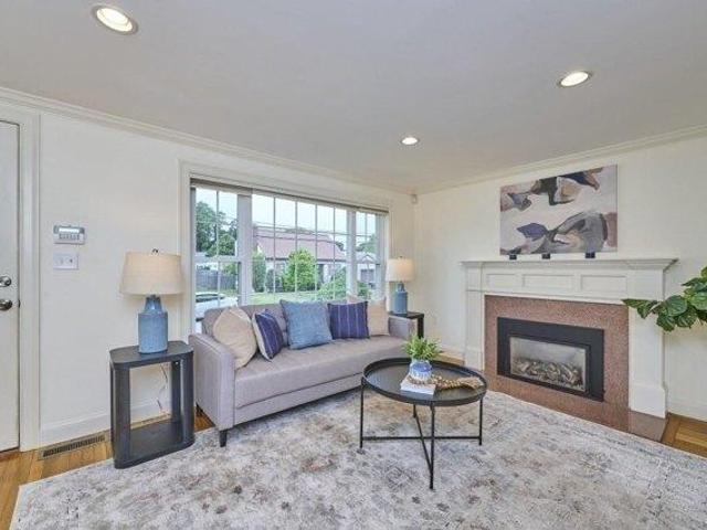 house with 2 bedroom, Watertown MA ES105439653