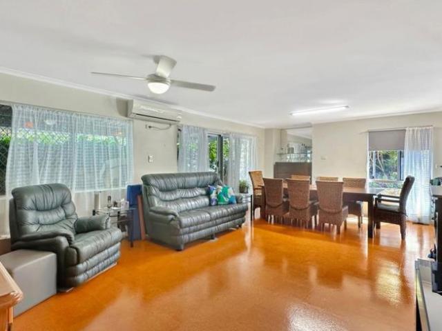 House 2 Bedroom For Rent West Woombye, ES102578109