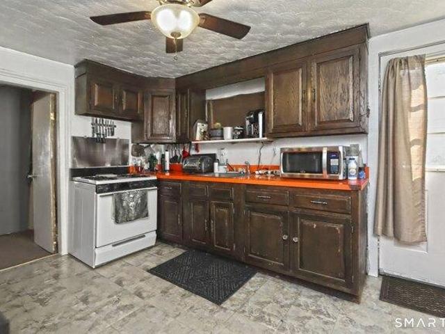 house with 2 bedroom, West Haven CT ES105494219