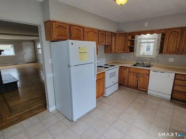 house with 2 bedroom, West Haven CT ES105586405
