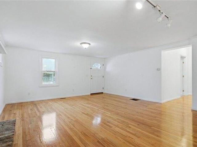 house with 2 bedroom, West Warwick RI ES105587543