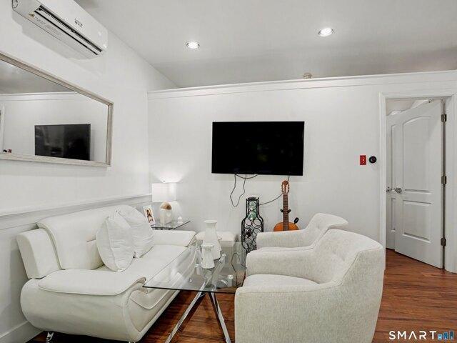 house with 2 bedroom, Weston CT ES105557691