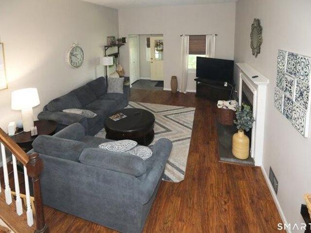 house with 2 bedroom, Windsor CT ES105514774