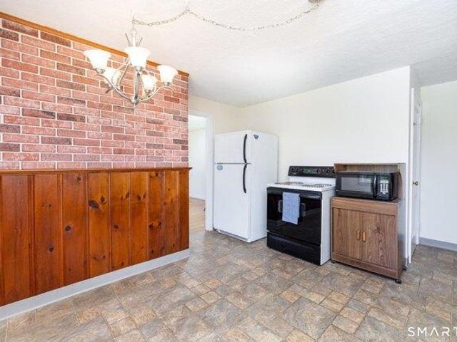 house with 2 bedroom, Windsor Locks CT ES105207090