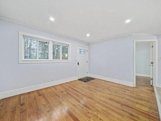 house with 2 bedroom, Abington MA ES105562602