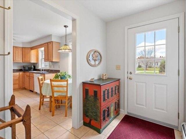 house with 2 bedroom, Barre VT ES105425502