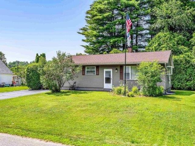 house with 2 bedroom, Barre VT ES105516178
