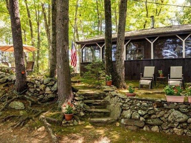 house with 2 bedroom, Barrington NH ES105586354