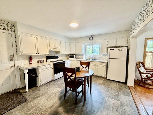 house with 2 bedroom, Berlin NH ES105441903