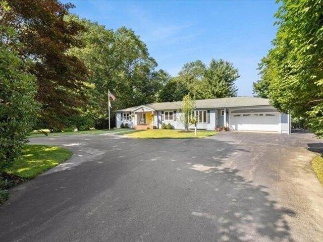 house with 2 bedroom, Brockton MA ES105424103