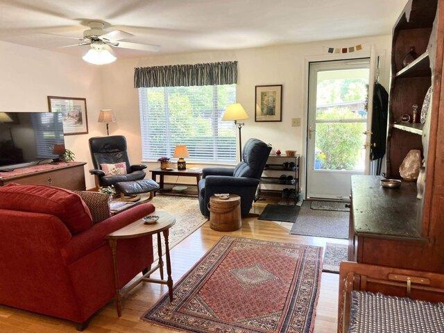 house with 2 bedroom, Brattleboro VT ES104075643