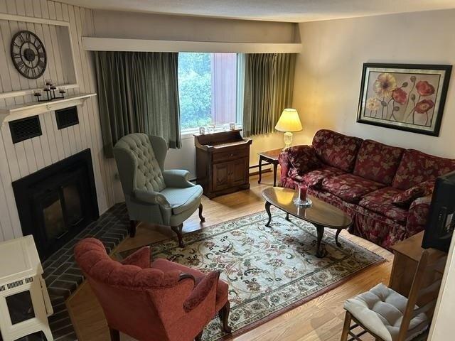 house with 2 bedroom, Brattleboro VT ES104079000