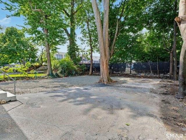 house with 2 bedroom, Bridgeport CT ES105548152