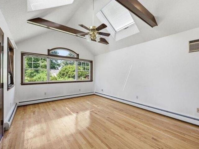 house with 2 bedroom, Chicopee MA ES105350716