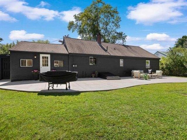 house with 2 bedroom, Concord NH ES105123672