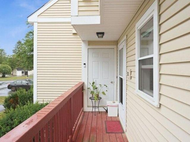 house with 2 bedroom, Concord NH ES105512914