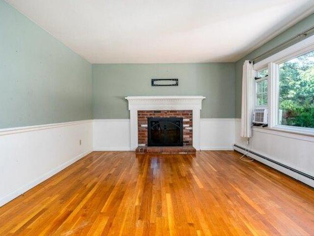 house with 2 bedroom, Cotuit MA ES105516353