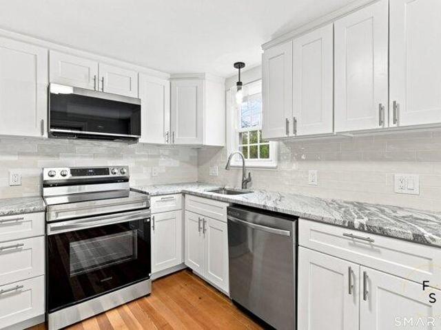 house with 2 bedroom, Coventry CT ES105662836