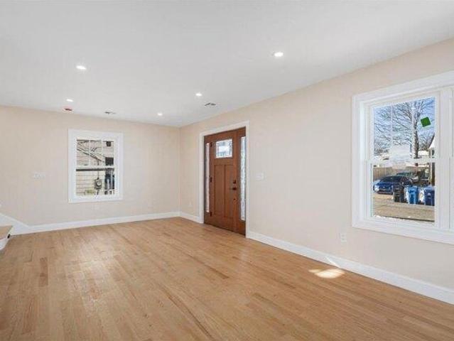 house with 2 bedroom, Cumberland RI ES105368537