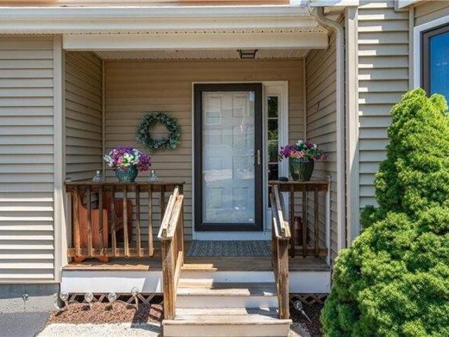house with 2 bedroom, Cumberland RI ES105415183