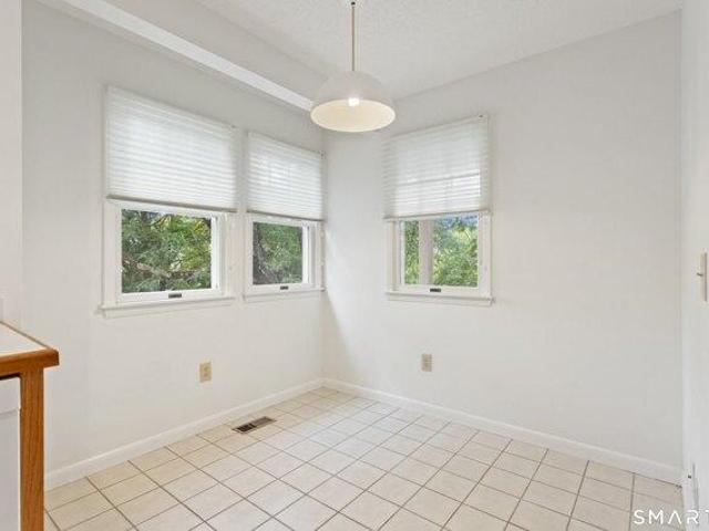 house with 2 bedroom, Danbury CT ES105576556