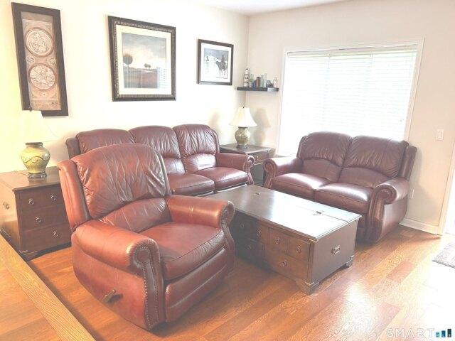 house with 2 bedroom, Danbury CT ES105577045