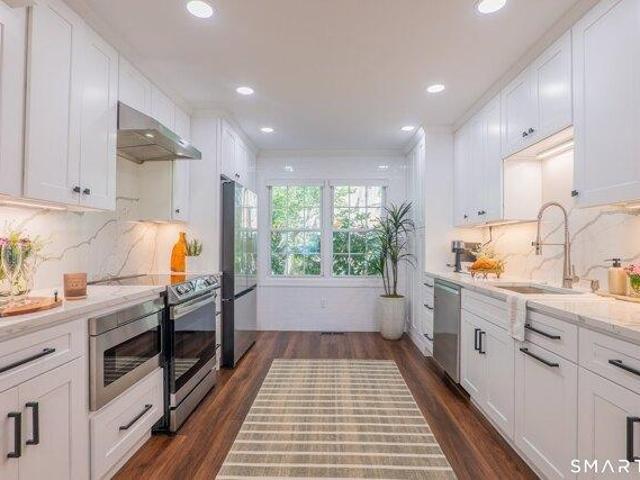 house with 2 bedroom, Danbury CT ES105577322