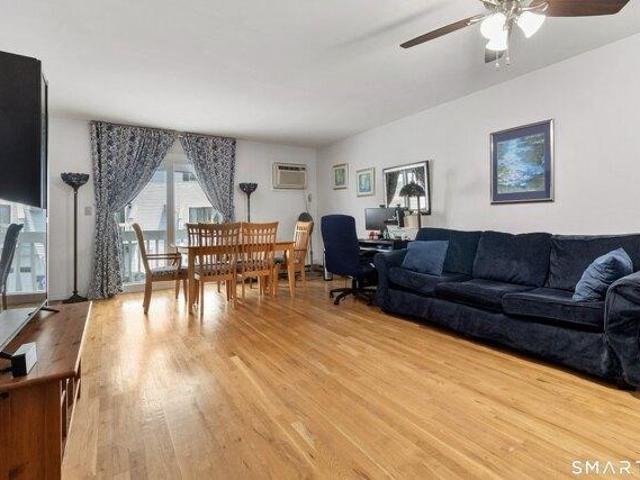 house with 2 bedroom, Danbury CT ES105578116