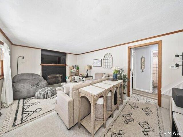 house with 2 bedroom, Danbury CT ES105579127