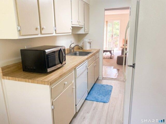 house with 2 bedroom, Danbury CT ES105586563