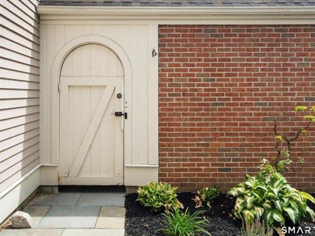 house with 2 bedroom, Darien CT ES105427776