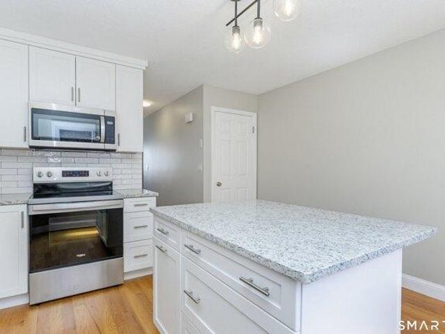 house with 2 bedroom, Derby CT ES105533805