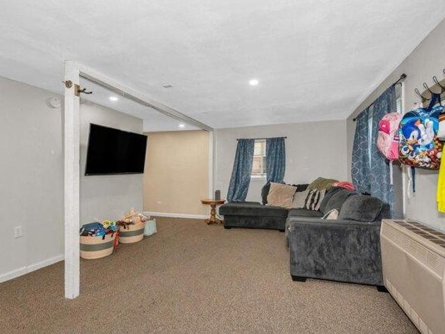 house with 2 bedroom, Derry NH ES105496048