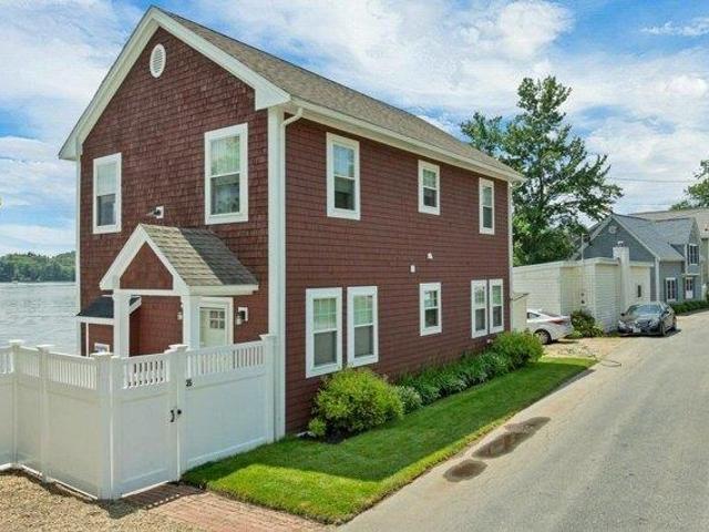 house with 2 bedroom, Derry NH ES105512631