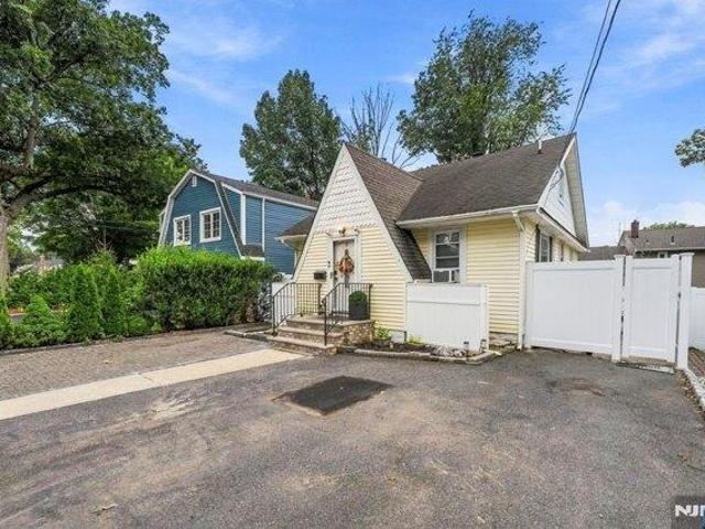house with 2 bedroom, Dumont NJ ES105695942