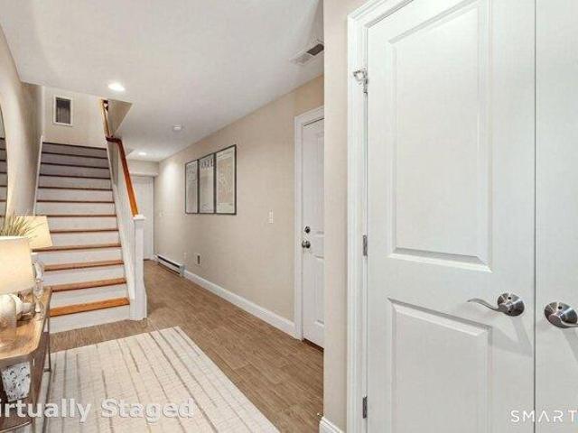 house with 2 bedroom, East Lyme CT ES105493529