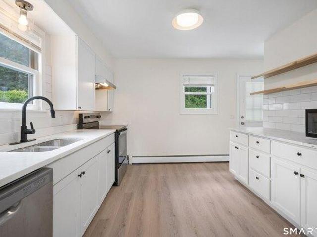 house with 2 bedroom, East Windsor CT ES105535320