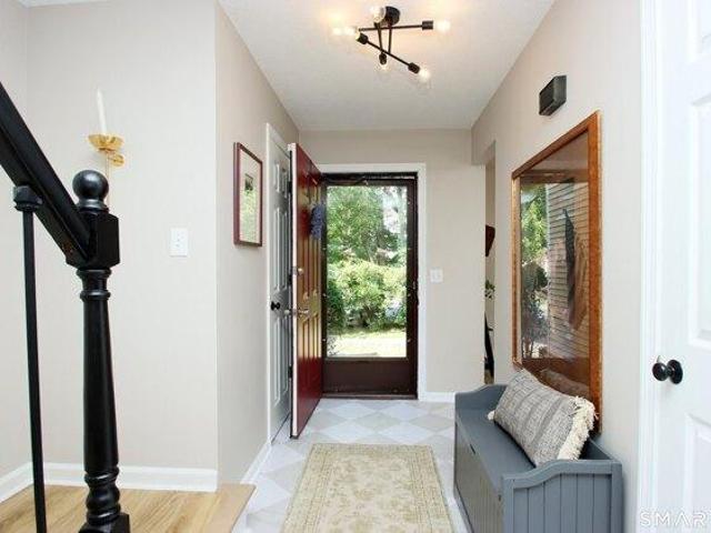 house with 2 bedroom, East Windsor CT ES105559408