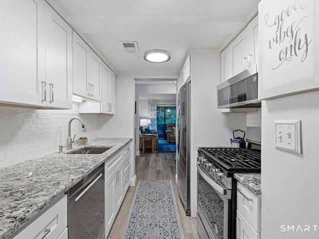 house with 2 bedroom, Fairfield CT ES105532045